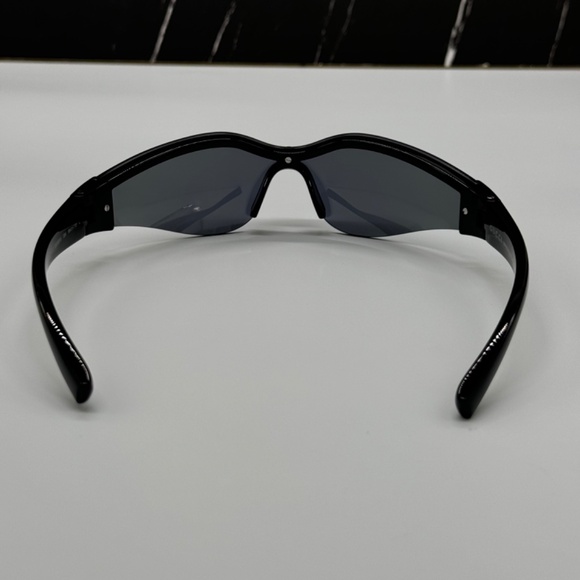 NEW GG1651S 004 GUCCI BLACK SILVER GEOMETRIC UNISEX GUCCI SUNGLASSES - Picture 7 of 12
